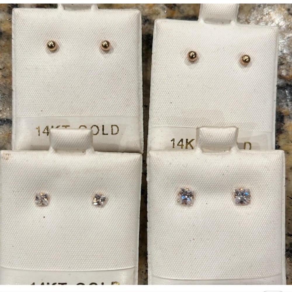 4 earrings 14kt cz